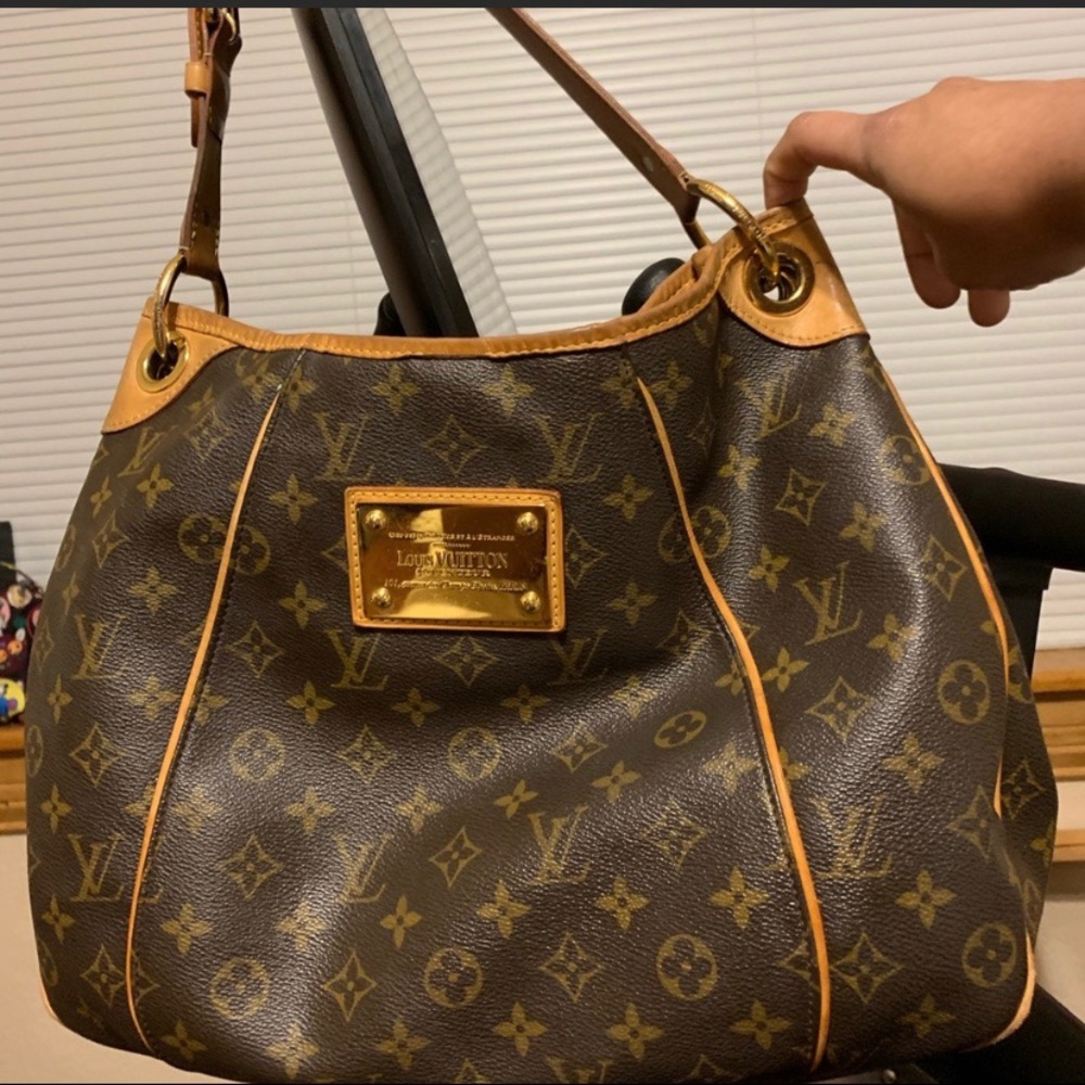 Authentic Louis Vuitton Galliera PM